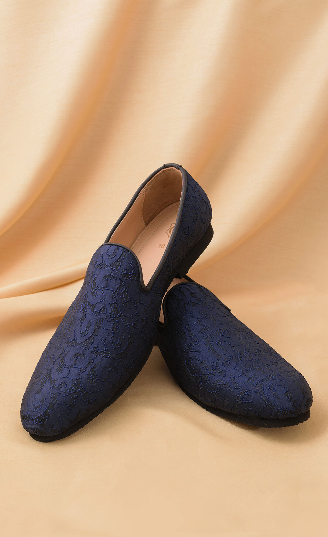 blue juttis for Wedding ceremonies with a modern twist 