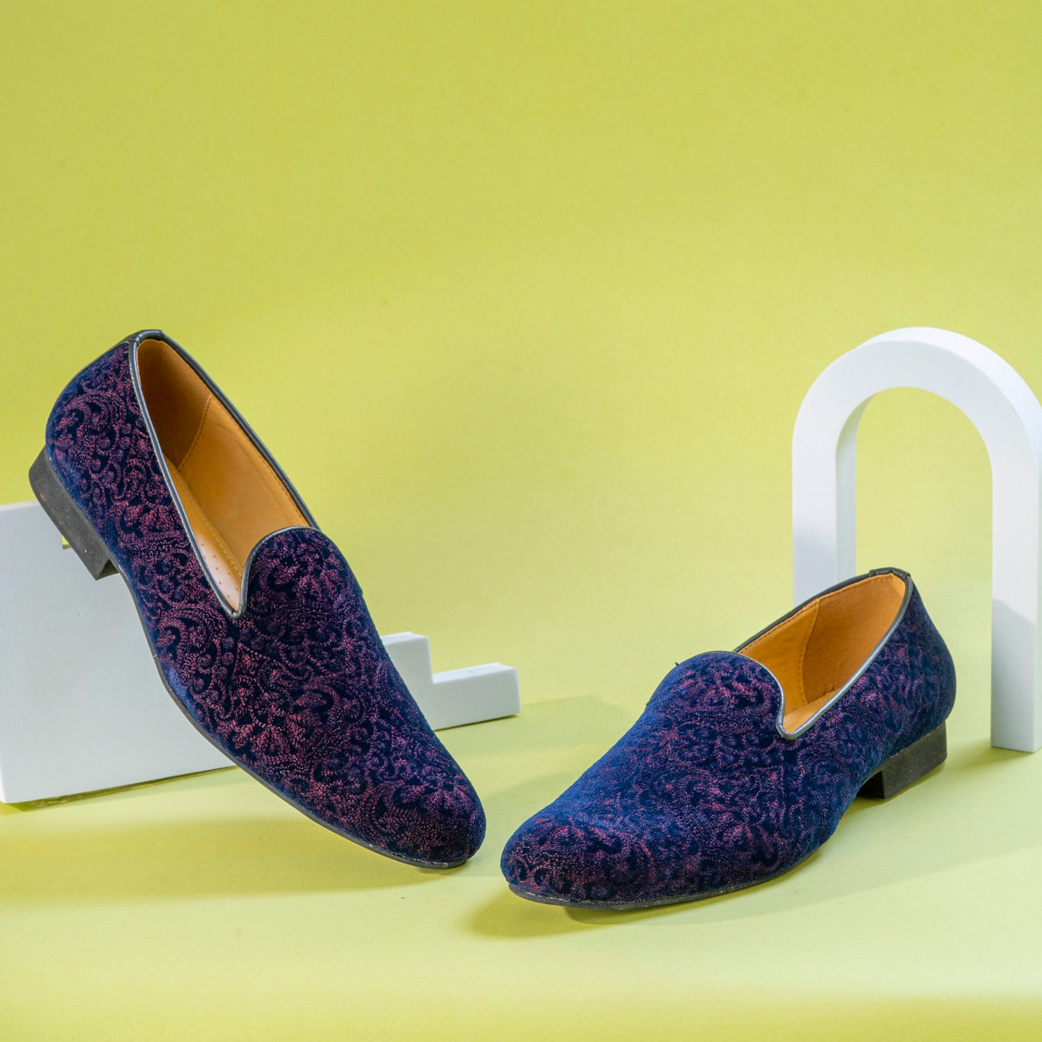 NWT Manyavar Men\'s Blue Embroidered Sequin Jooti Juti Dress Loafers, Sz 9 Buy Royal Blue Self Embroidered Loafer Style Jooti Online in  main image 4