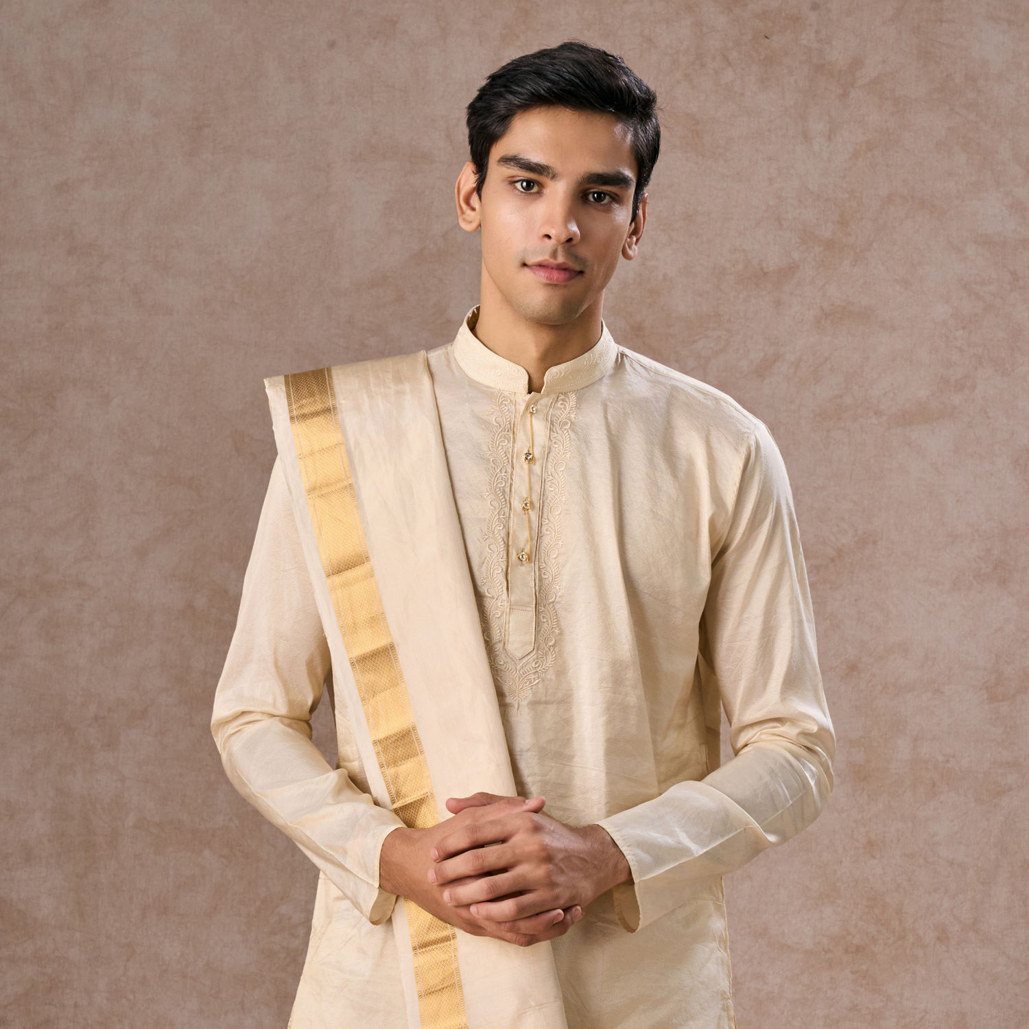 Shop Exclusive Wedding Wear for Men Onine in India @Manyavar