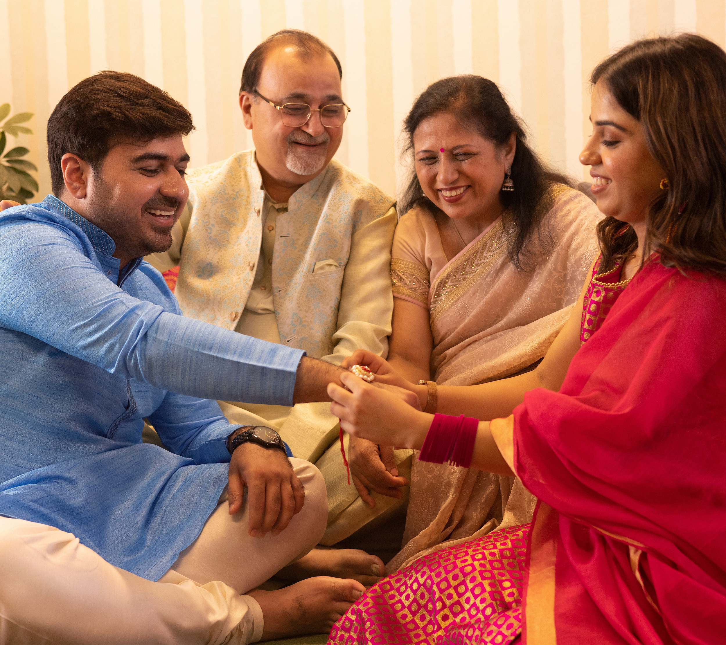 Knots of Love: Fascinating Facts on Why Raksha Bandhan Is Celebrated