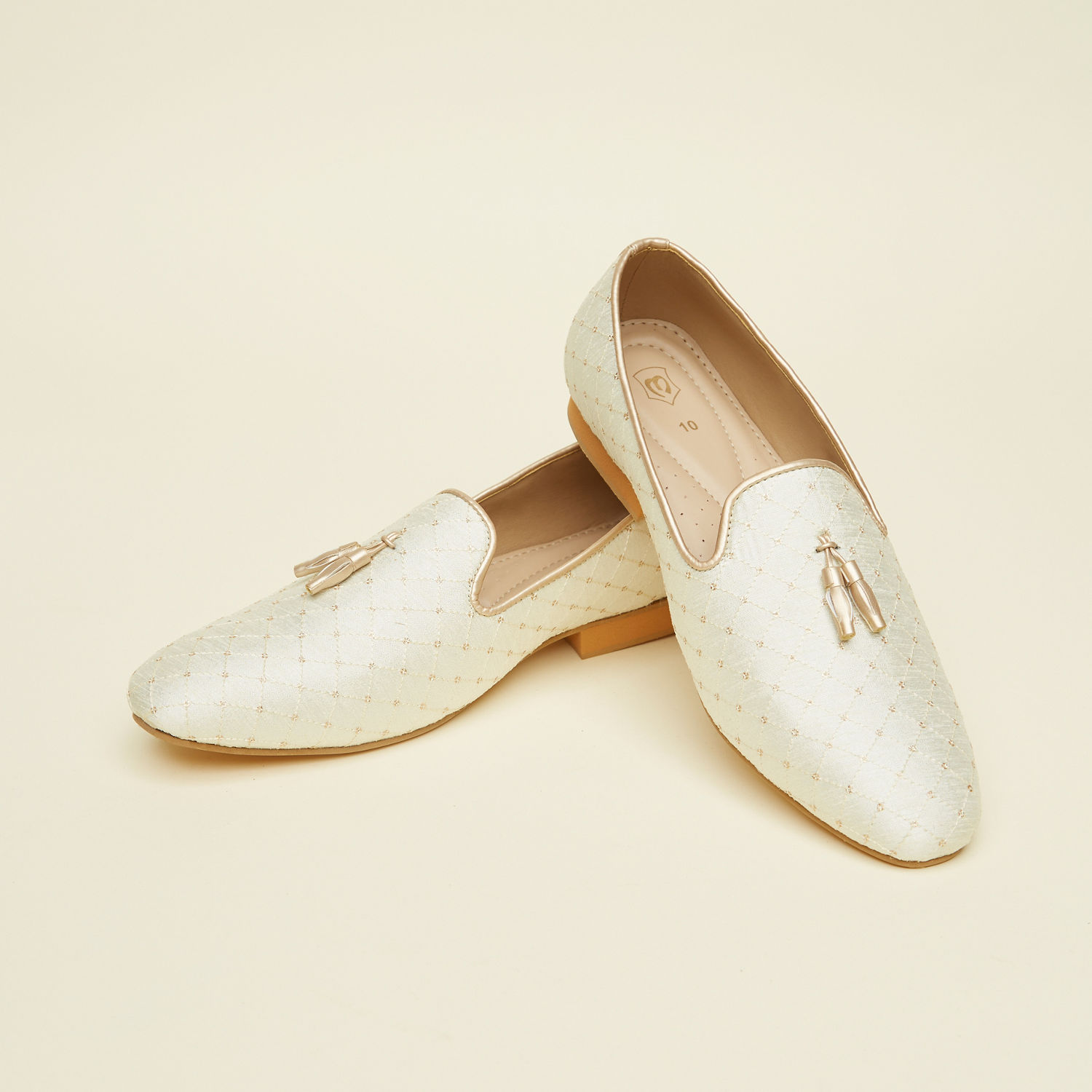 Ethnic footwear for men- Shop Traditional Footwear Online in India