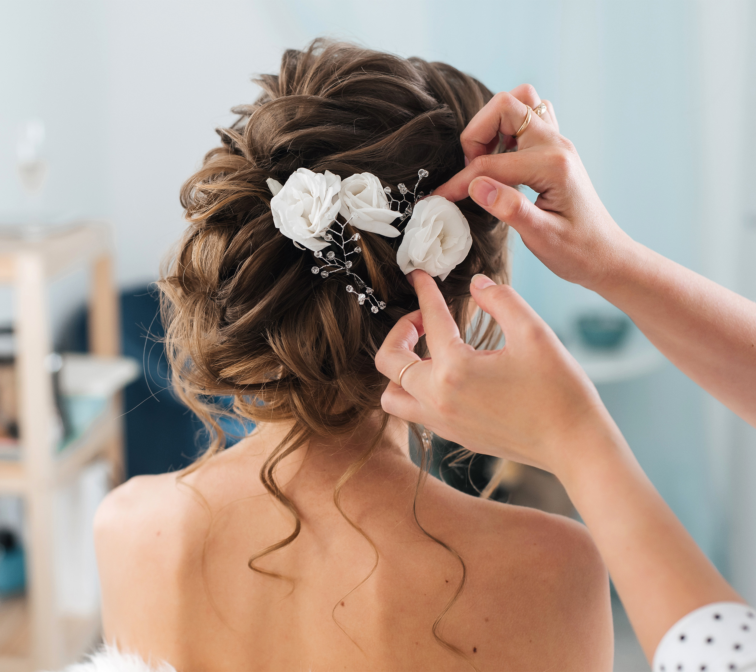 10 Bridal Hair Accessories to Complete Your Wedding Look