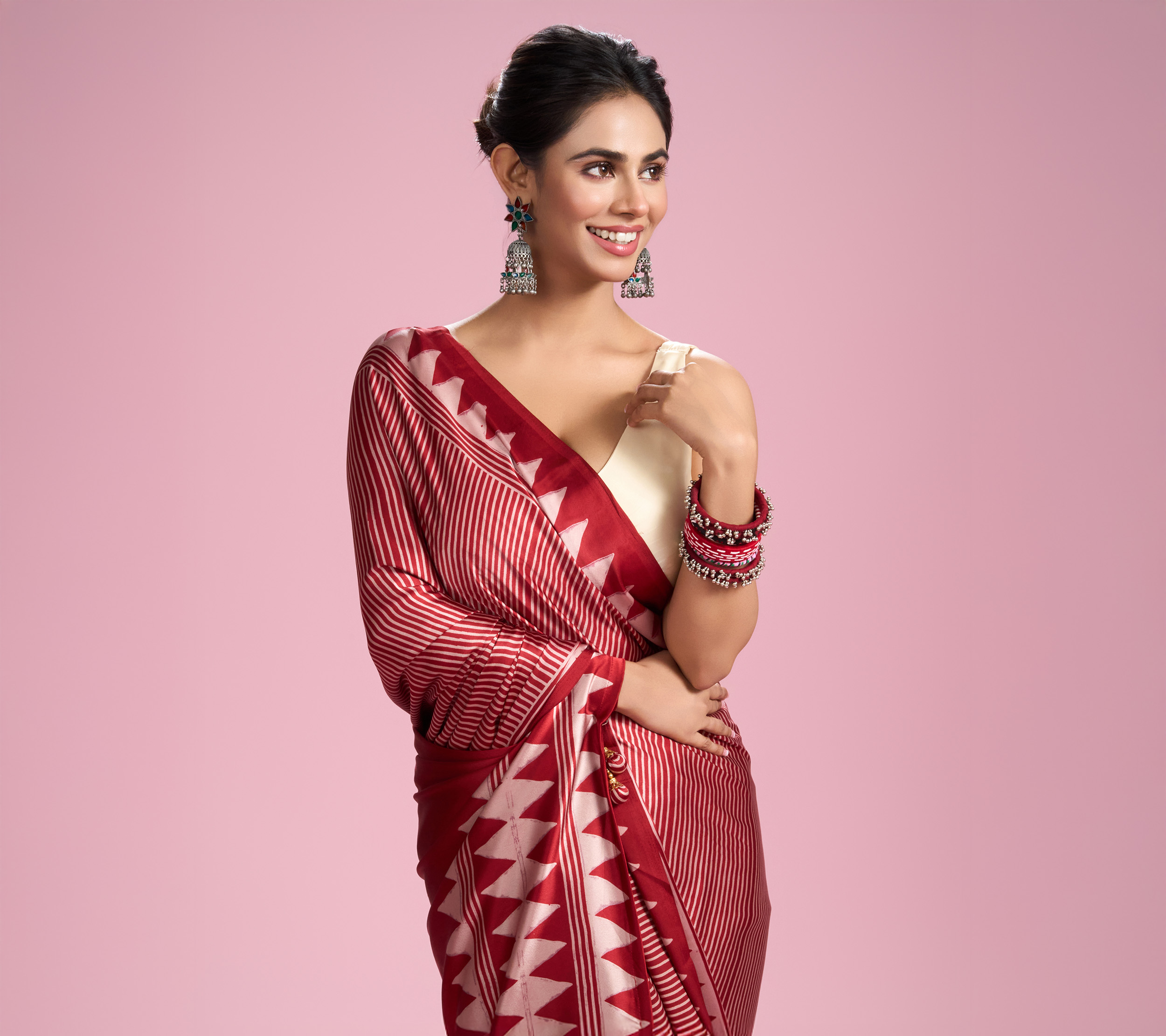 Jewellery-Styling Secrets to Elevate Your Peach Saree Look