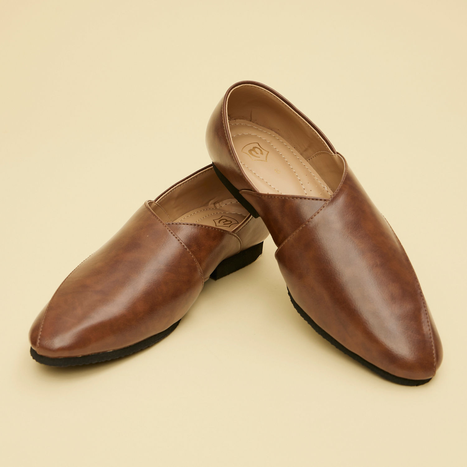 Ethnic footwear for men- Shop Traditional Footwear Online in India