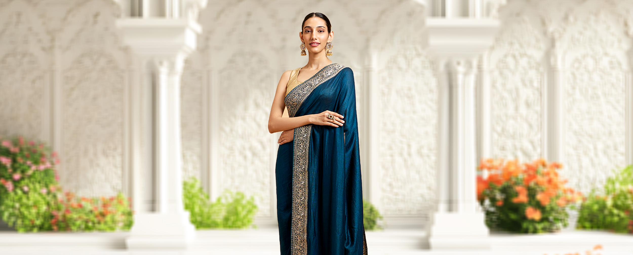 women wearing beautiful chiffon Saree women wearing beautiful chiffon Saree