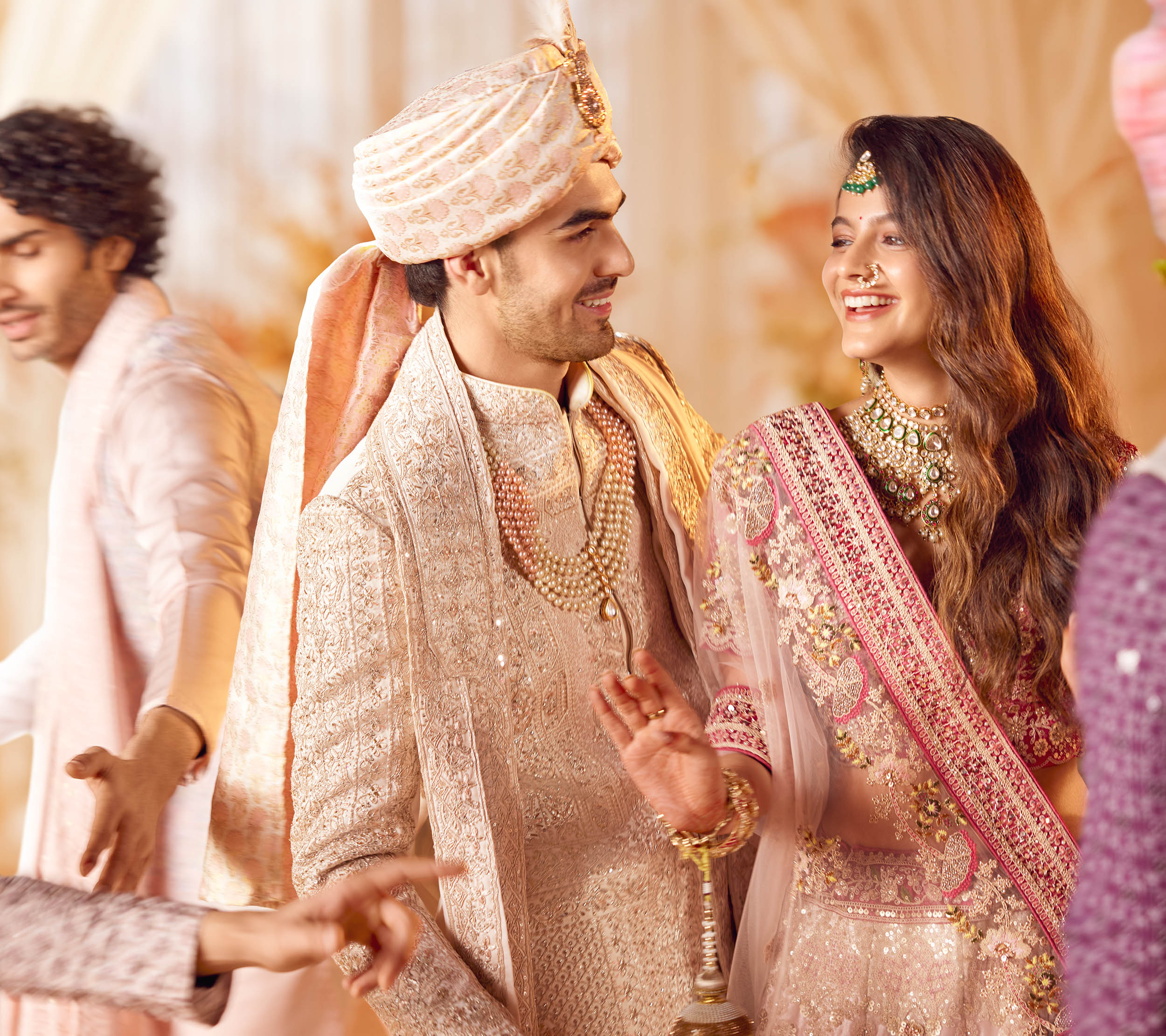 How to Dress the Best for a Wedding : Guide for Men & Women