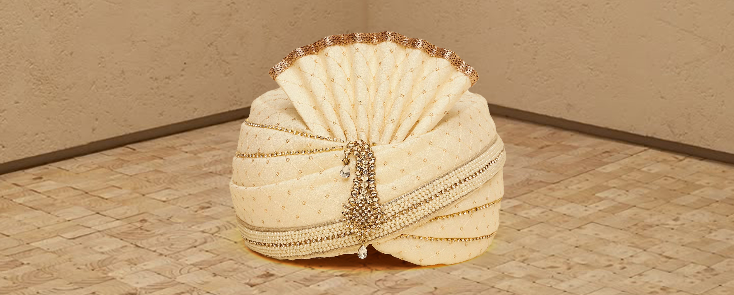 Golden Rajputi safa for a regal and traditional Indian wedding look Golden Rajputi safa for a regal and traditional Indian wedding look