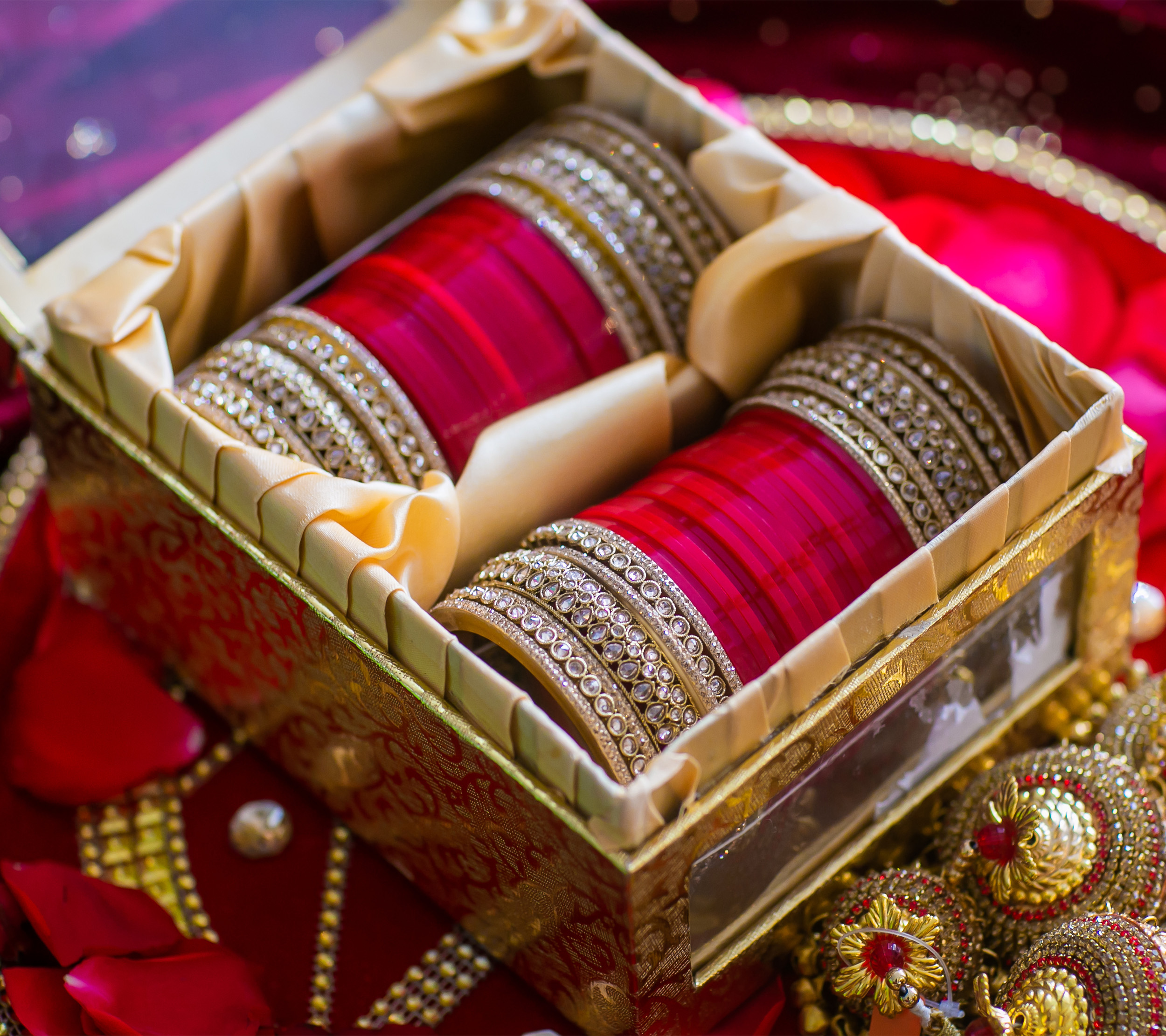Stunning Bangles for Bridal Lehenga That Perfectly Elevate Your Wedding Look