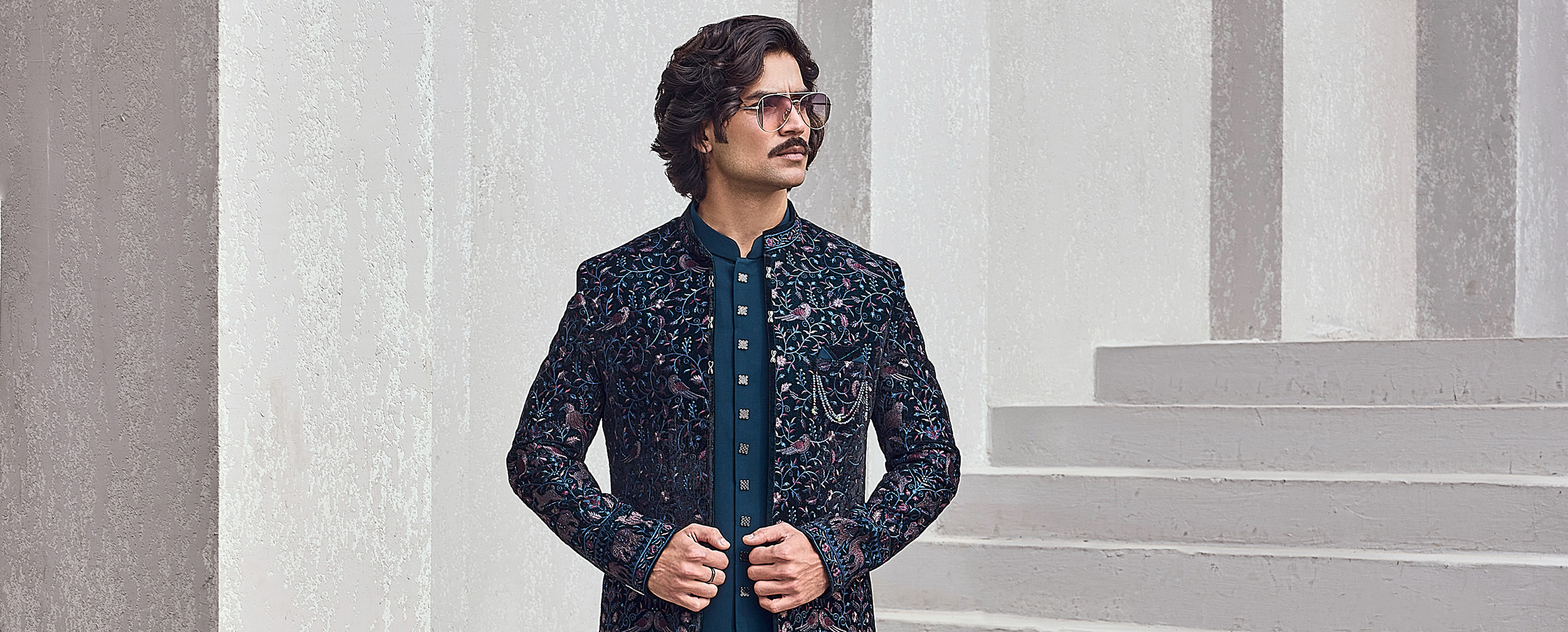 Men wearing stylish jodhpuri suit Men wearing stylish jodhpuri suit